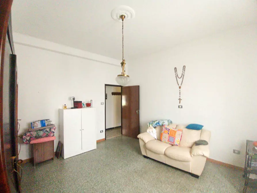 Immagine 4 di Camera in vendita  in Galleria Dei Fonditori a Pesaro