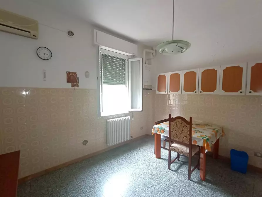 Immagine 7 di Camera in vendita  in Galleria Dei Fonditori a Pesaro