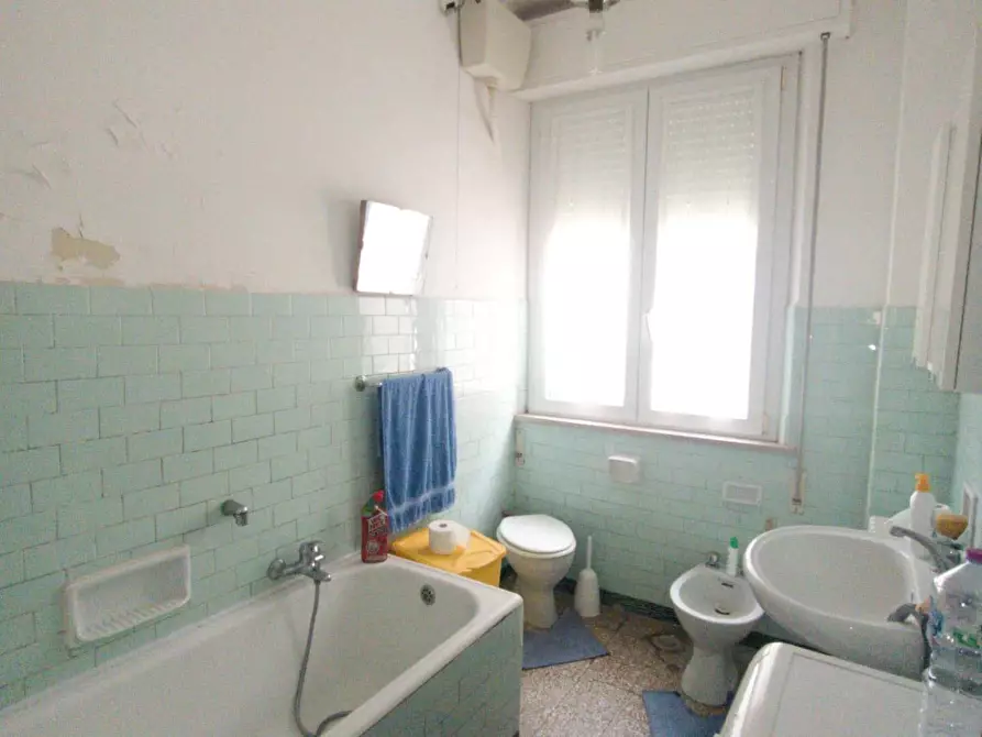 Immagine 13 di Camera in vendita  in Galleria Dei Fonditori a Pesaro