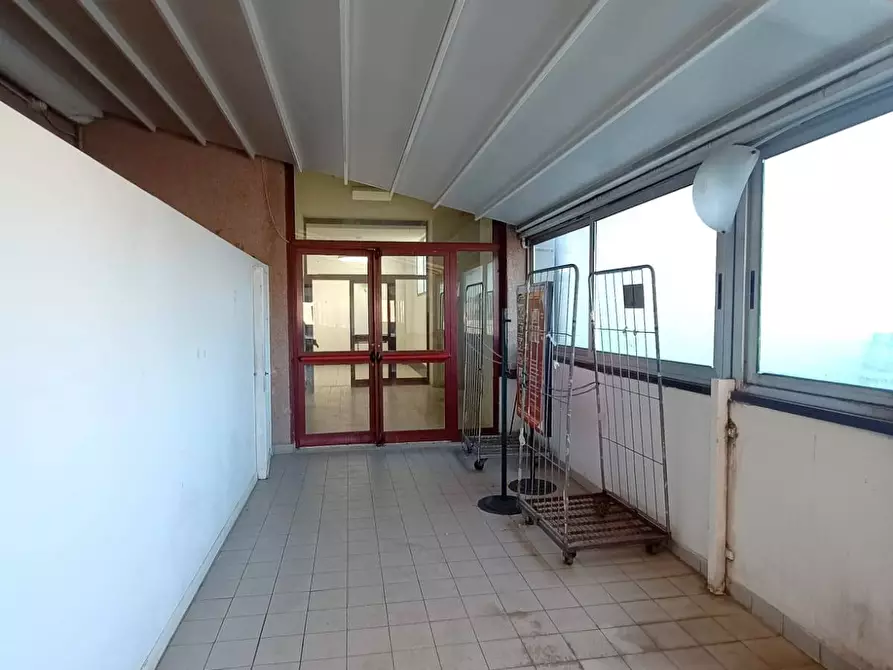 Immagine 16 di Locale commerciale in affitto  in Via Giovanni Giolitti a Pesaro