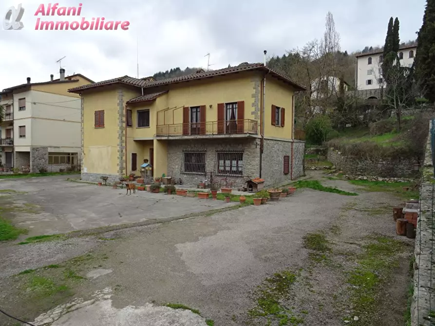 Immagine 2 di Casa bifamiliare in vendita  in via IV novembre a Castel San Niccolò