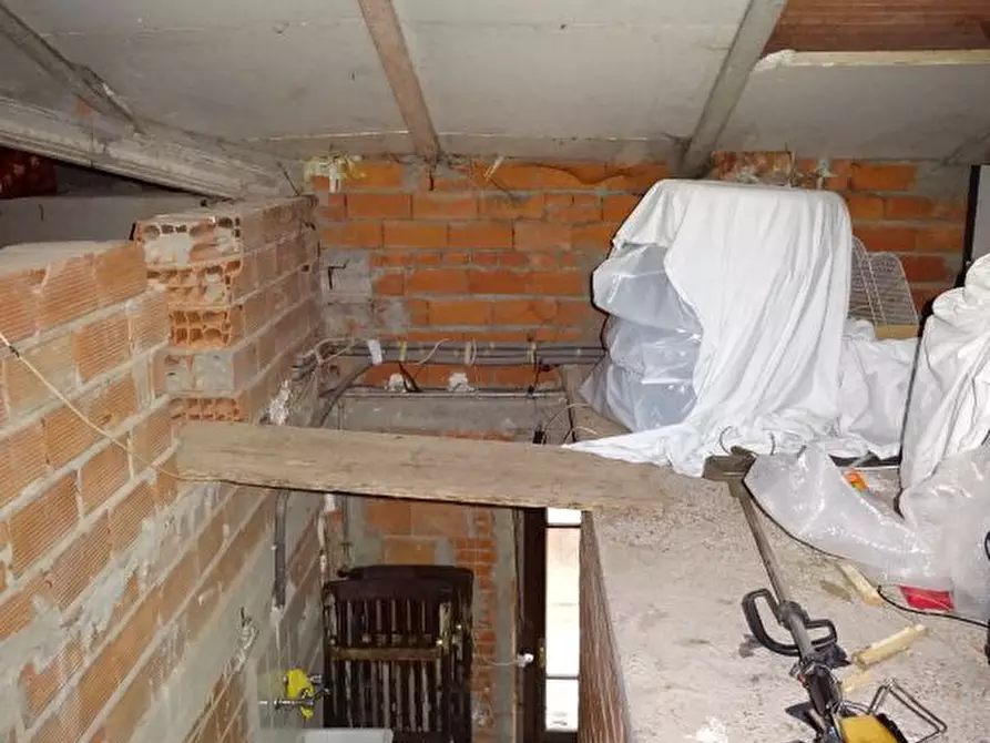 Immagine 30 di Casa bifamiliare in vendita  in via IV novembre a Castel San Niccolò