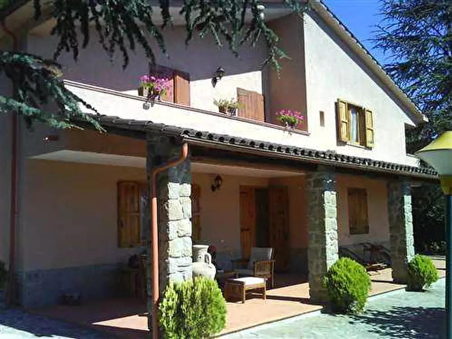 Immagine 1 di Villa in vendita  a Talla