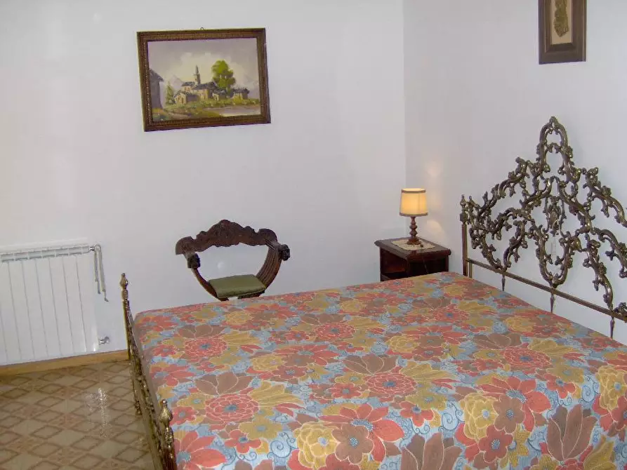 Immagine 9 di Villa in vendita  a Talla