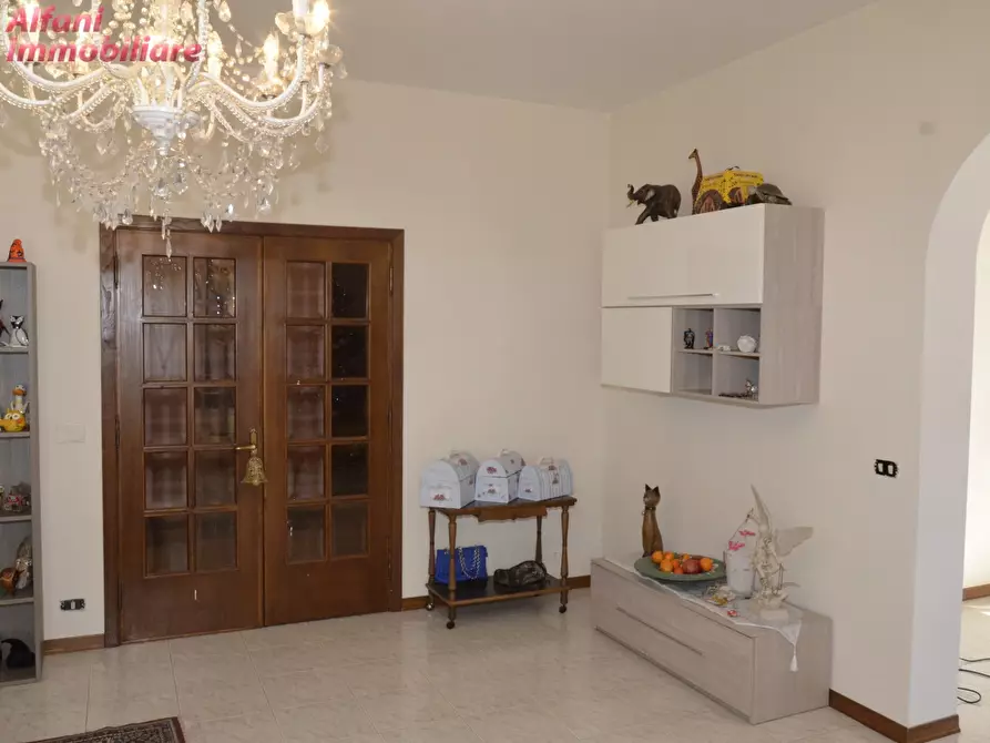 Immagine 11 di Villa in vendita  in Via L. Einaudi a Talla