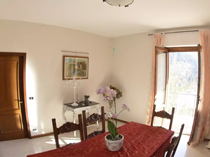 Immagine 20 di Villa in vendita  in Via L. Einaudi a Talla