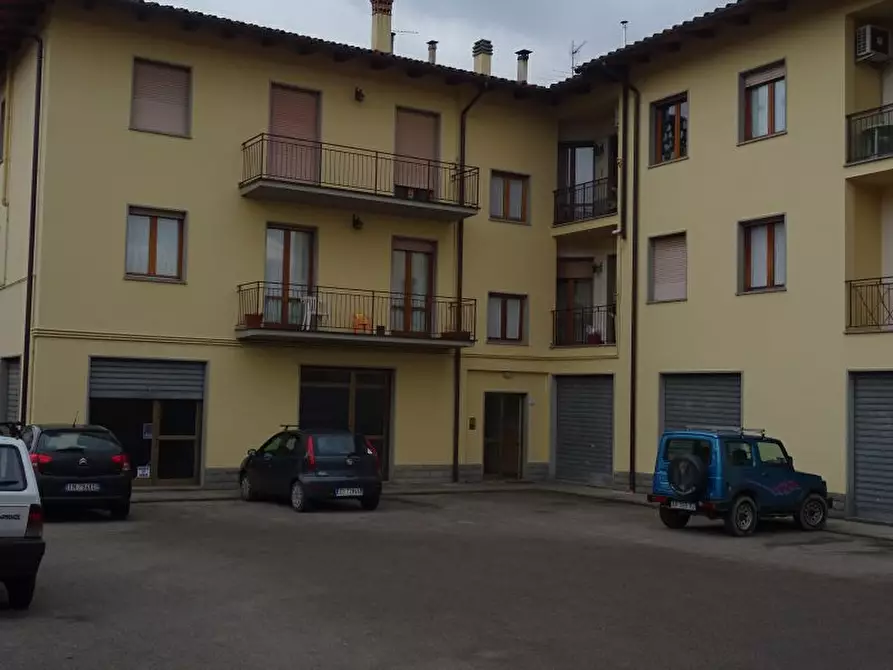 Immagine 2 di Magazzino in vendita  in Via Bixio a Poppi