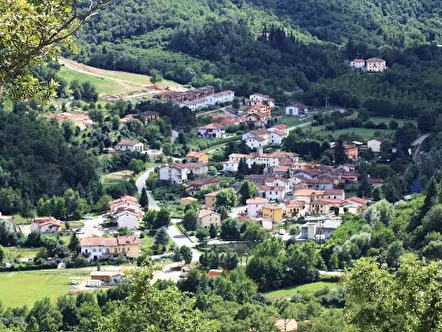 Immagine 1 di Terreno residenziale in vendita  in via di Uzzano a Ortignano Raggiolo
