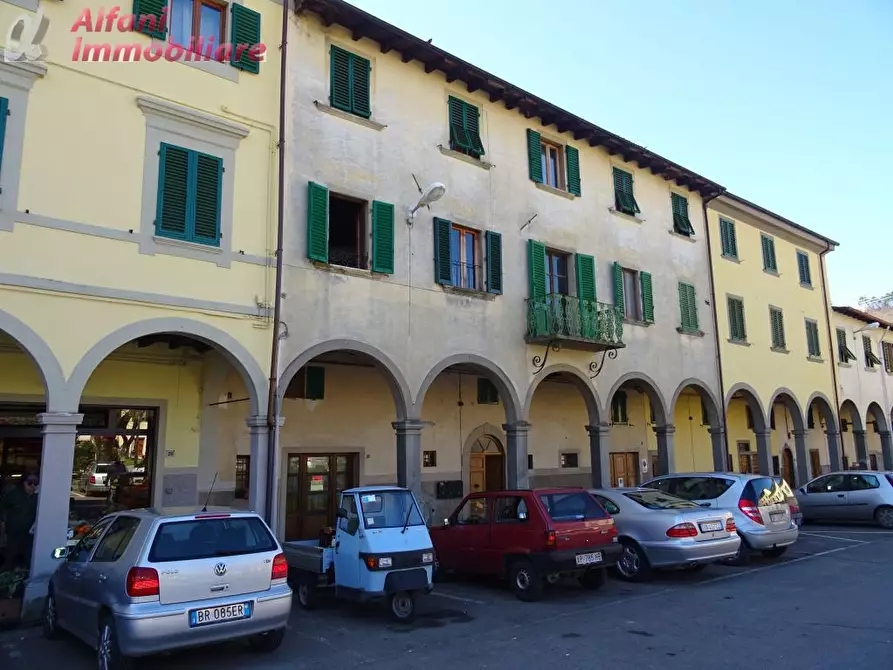 Immagine 1 di Appartamento in vendita  in Piazza Paolo Uccello a Pratovecchio Stia