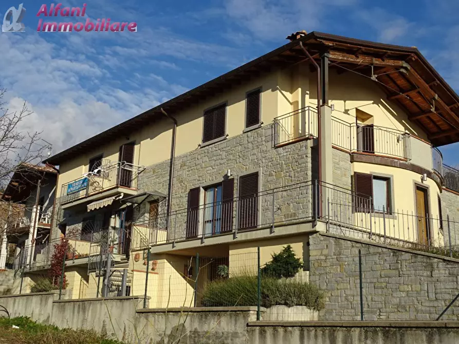 Immagine 2 di Villetta a schiera in vendita  a Chitignano