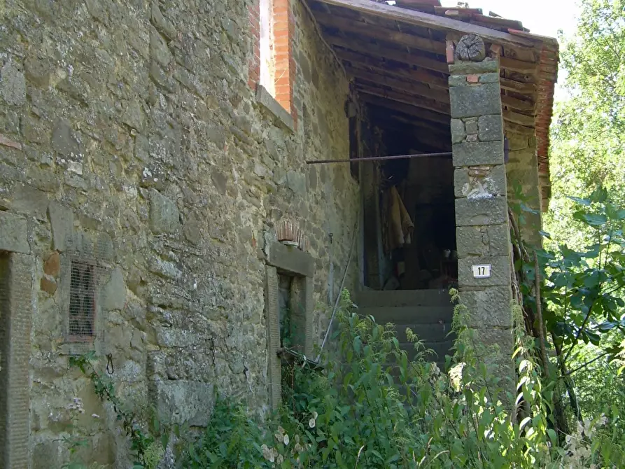 Immagine 22 di Villa in vendita  in LOC. LORO a Chitignano