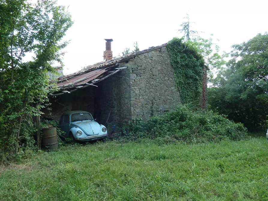 Immagine 24 di Villa in vendita  in LOC. LORO a Chitignano