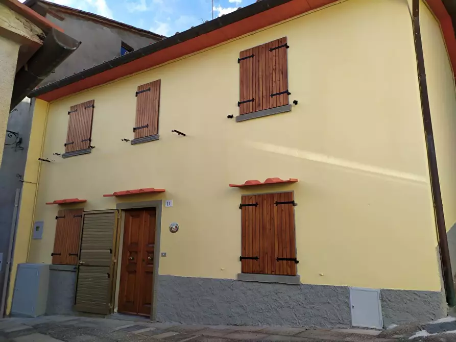 Immagine 1 di Casa indipendente in vendita  in VIA DEI LAGHI a Poppi