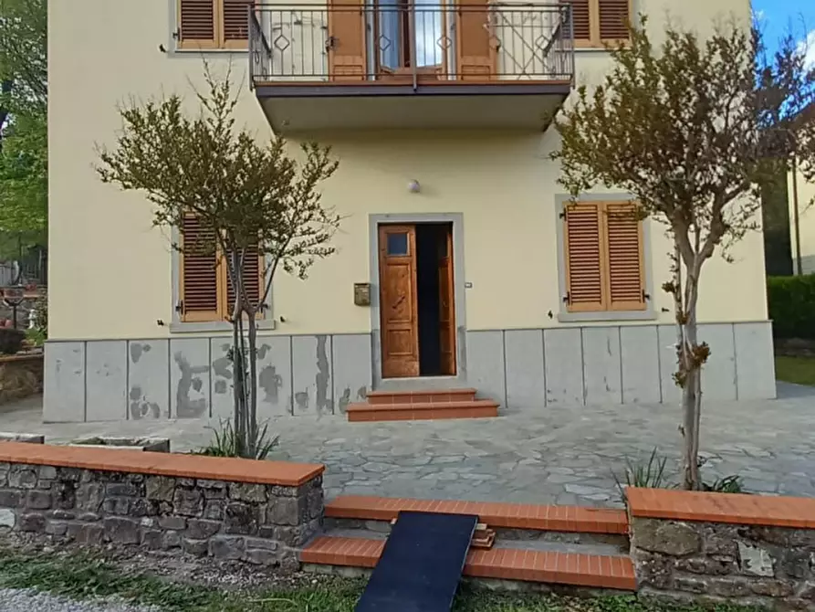 Immagine 1 di Casa bifamiliare in vendita  in via Arno a Bibbiena