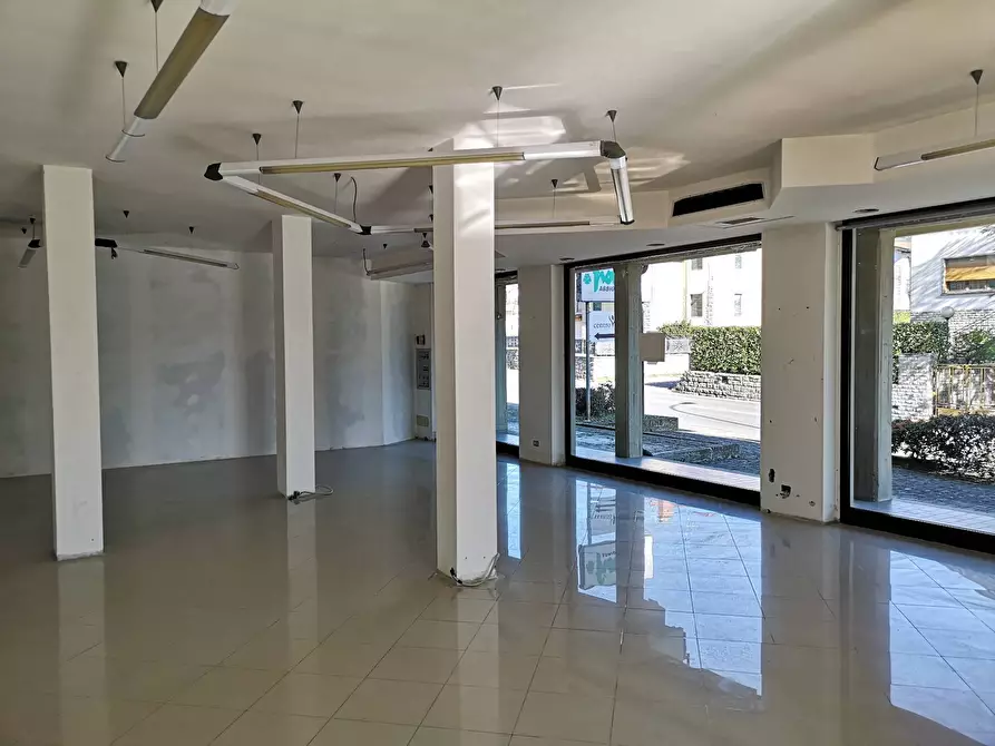 Immagine 3 di Locale commerciale in vendita  in SS310 a Pratovecchio Stia