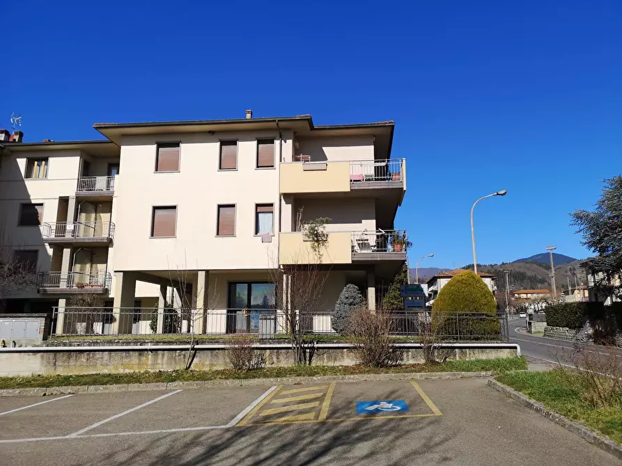 Immagine 2 di Locale commerciale in vendita  in SS310 a Pratovecchio Stia