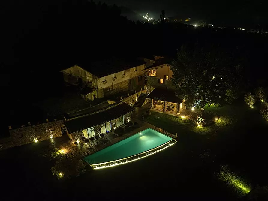 Immagine 9 di Villa in vendita  in LOC TULLIANO a Castel Focognano