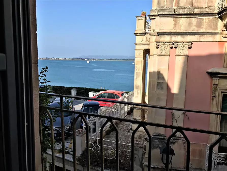 Immagine 12 di Casa indipendente in vendita  in Via Ruggero Settimo a Siracusa