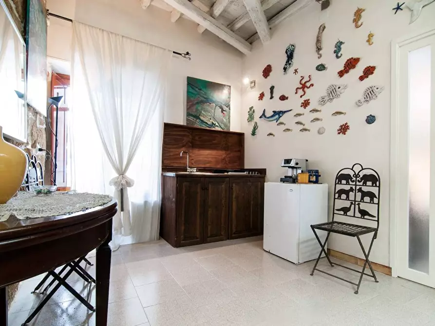 Immagine 3 di Casa indipendente in vendita  in via ruggero settimo a Siracusa