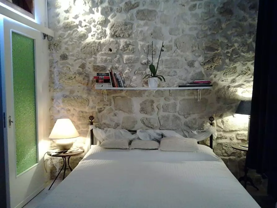 Immagine 9 di Casa indipendente in vendita  in via ruggero settimo a Siracusa