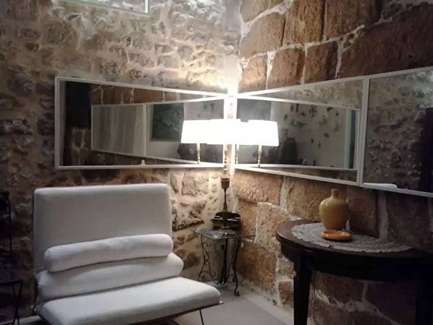 Immagine 16 di Casa indipendente in vendita  in via ruggero settimo a Siracusa