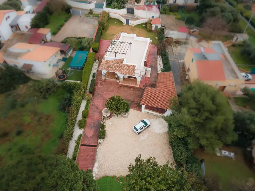 Immagine 2 di Villa in vendita  in via mallia a Siracusa