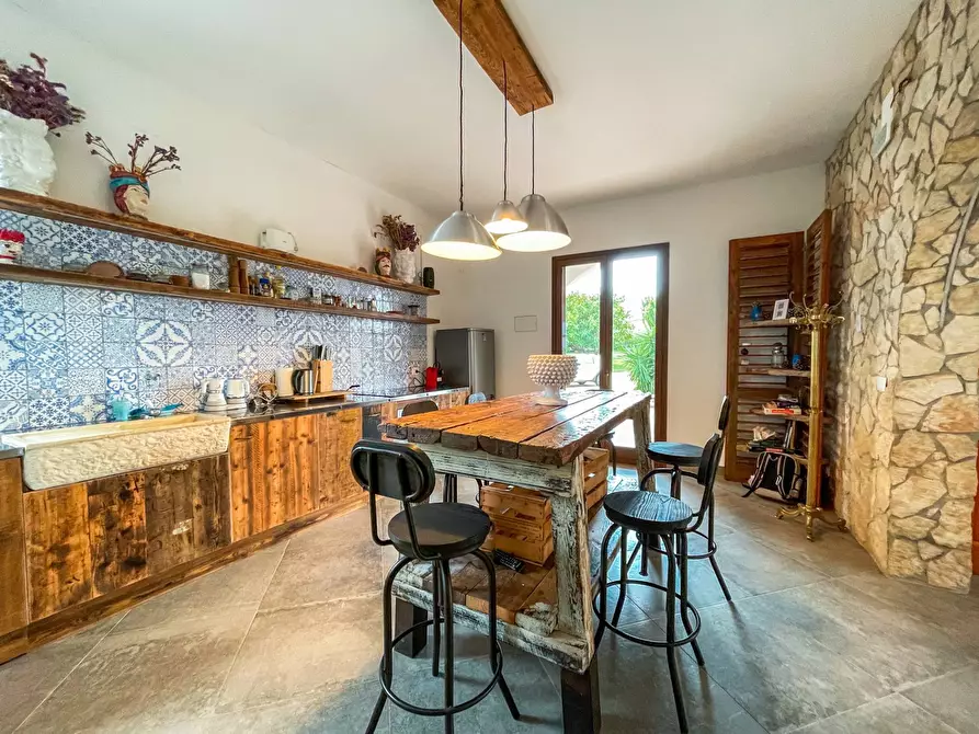 Immagine 10 di Villa in vendita  in via mallia a Siracusa