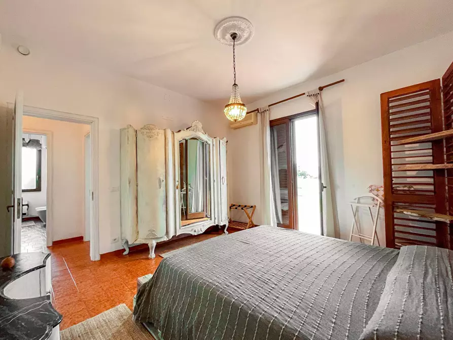 Immagine 19 di Villa in vendita  in via mallia a Siracusa