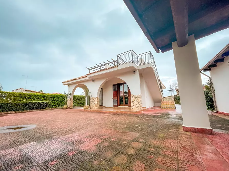 Immagine 25 di Villa in vendita  in via mallia a Siracusa