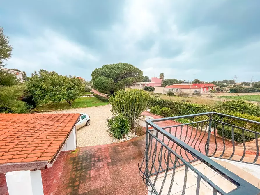 Immagine 27 di Villa in vendita  in via mallia a Siracusa