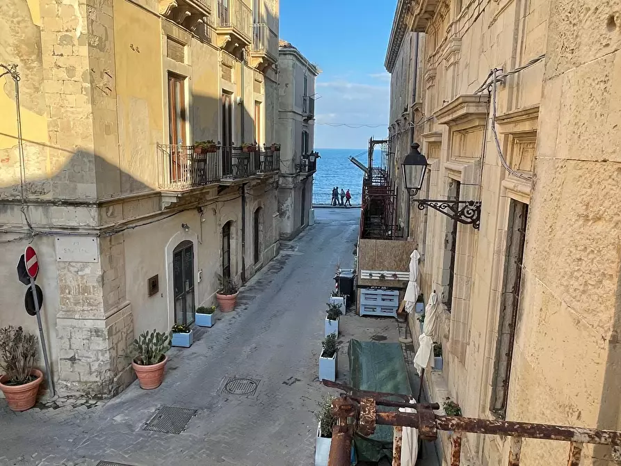 Immagine 2 di Appartamento in vendita  in via salomone a Siracusa