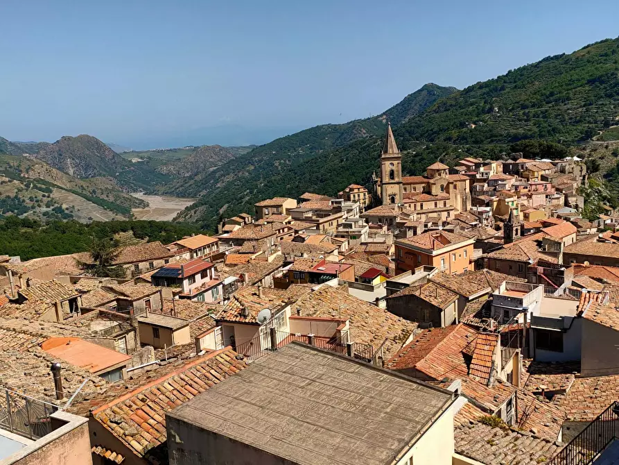 Immagine 1 di Casa indipendente in vendita  in Via Vittorio Emanuele a Novara Di Sicilia