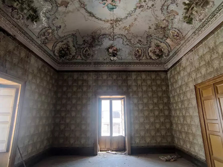 Immagine 5 di Palazzo in vendita  in Via Garibaldi a Vittoria