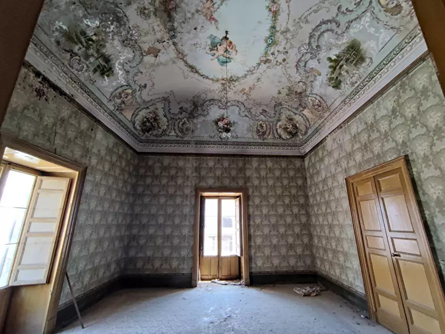 Immagine 6 di Palazzo in vendita  in Via Garibaldi a Vittoria