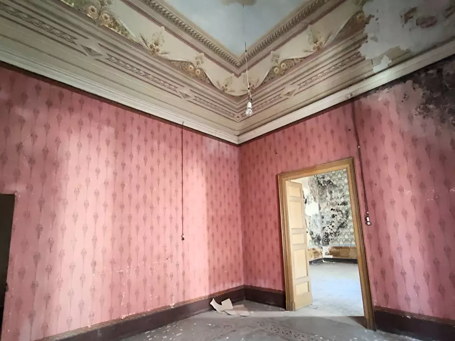 Immagine 11 di Palazzo in vendita  in Via Garibaldi a Vittoria