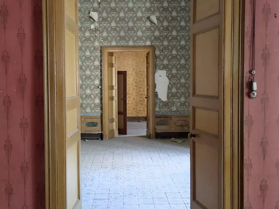 Immagine 12 di Palazzo in vendita  in Via Garibaldi a Vittoria