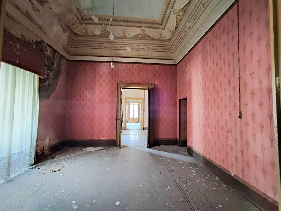 Immagine 14 di Palazzo in vendita  in Via Garibaldi a Vittoria
