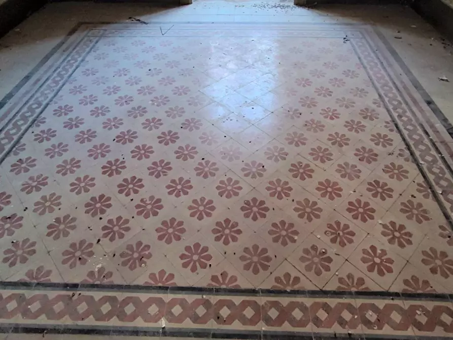 Immagine 17 di Palazzo in vendita  in Via Garibaldi a Vittoria