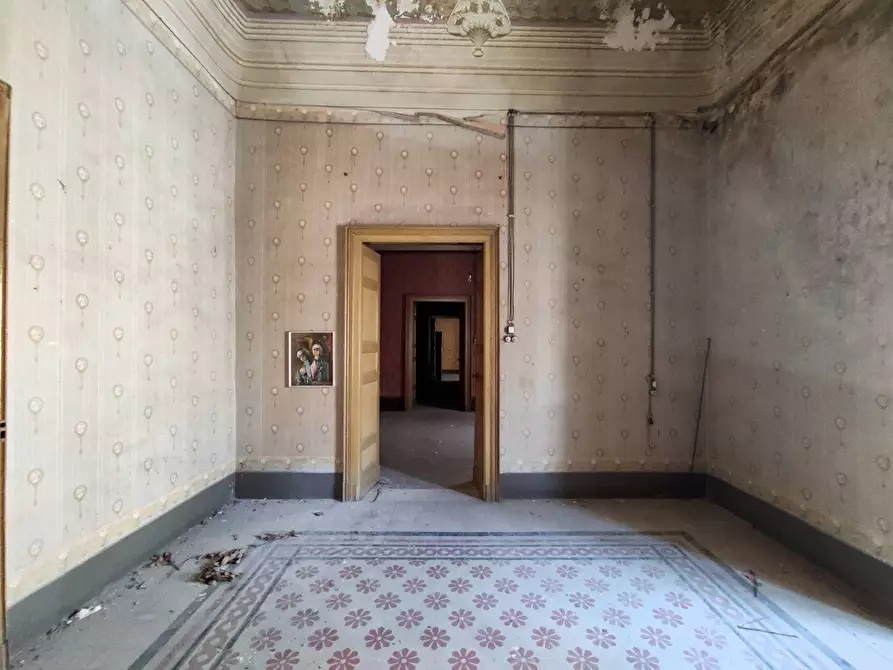 Immagine 18 di Palazzo in vendita  in Via Garibaldi a Vittoria
