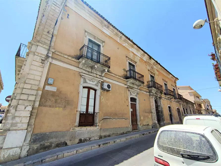 Immagine 22 di Palazzo in vendita  in Via Garibaldi a Vittoria