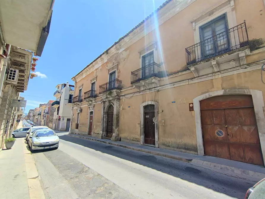 Immagine 4 di Palazzo in vendita  in Via Garibaldi a Vittoria