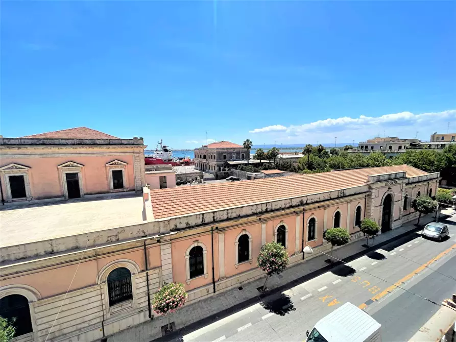 Immagine 11 di Appartamento in vendita  in via malta a Siracusa