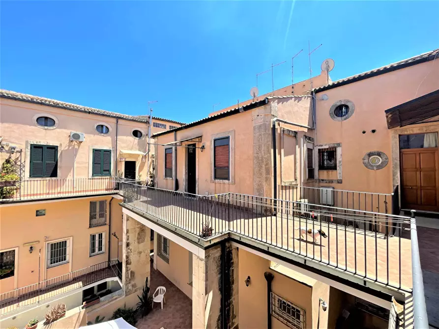 Immagine 5 di Appartamento in vendita  in via malta a Siracusa