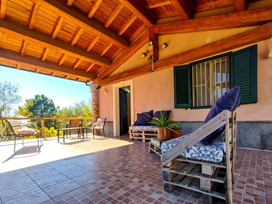 Immagine 1 di Villa in vendita  in Contrada Segreta a Belpasso