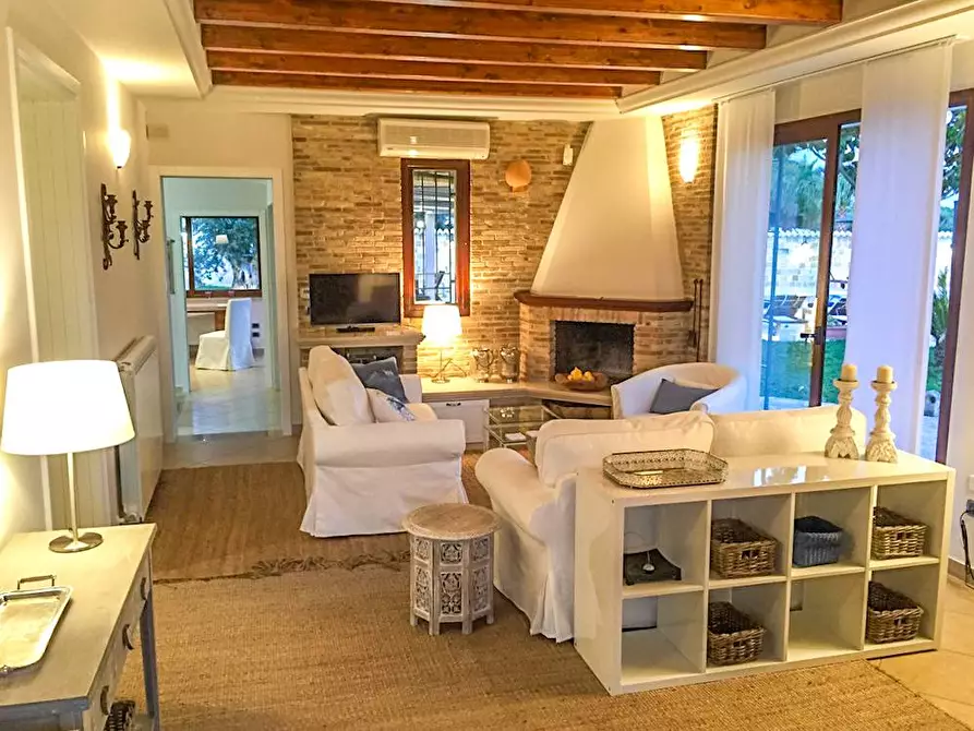 Immagine 6 di Villa in vendita  in strada provinciale 50 a Ispica