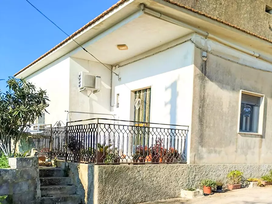 Immagine 1 di Villa in vendita  in Via Vanella 91 a Modica