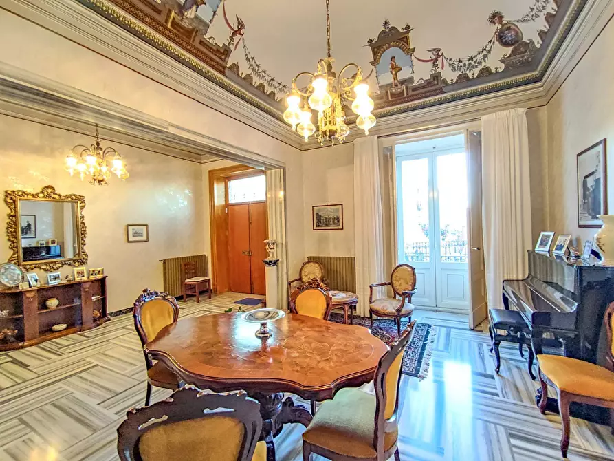 Immagine 13 di Villa in vendita  in Piazza Enrico Cimbali a Bronte