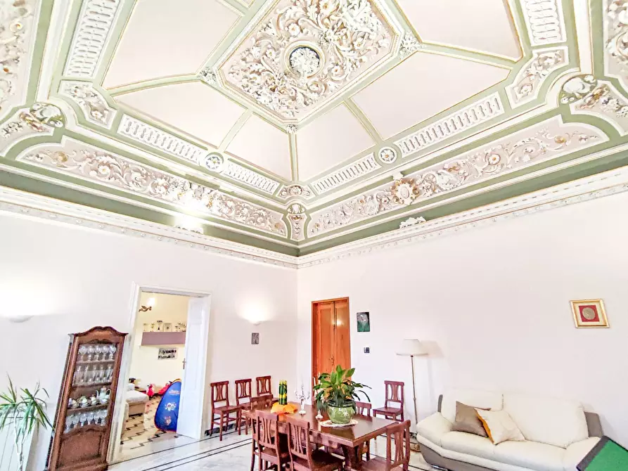 Immagine 19 di Villa in vendita  in Piazza Enrico Cimbali a Bronte