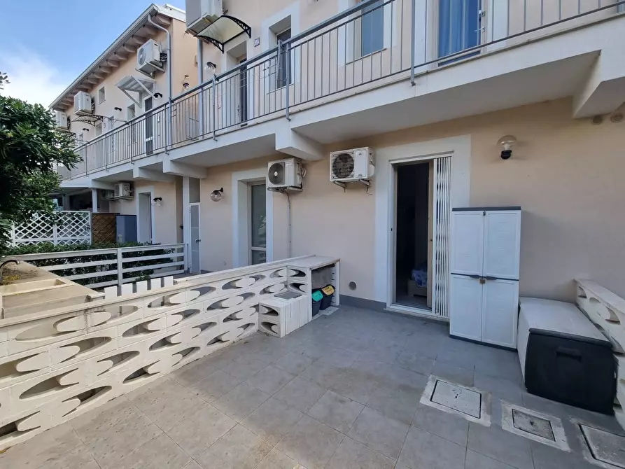 Immagine 9 di Villetta a schiera in vendita  in Via Isole Eolie a Noto