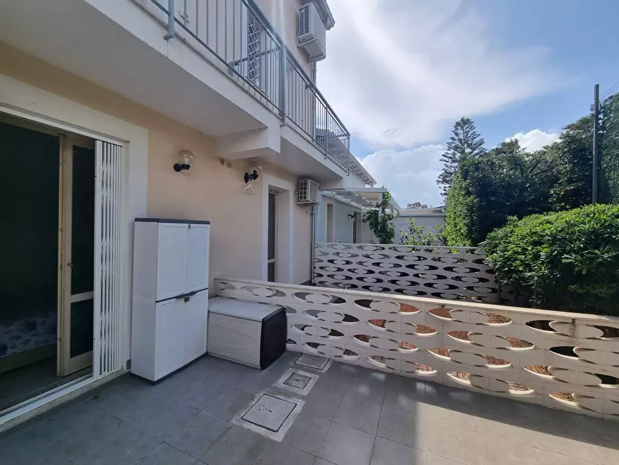 Immagine 10 di Villetta a schiera in vendita  in Via Isole Eolie a Noto